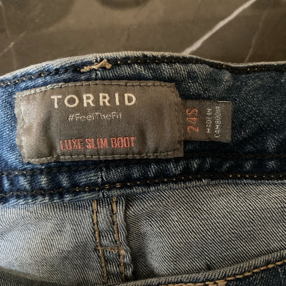 Torrid Luxe Slim Bootcut Jeans Super
Stretch Light Wash Size 24 Casual Everyday - Picture 6 of 15